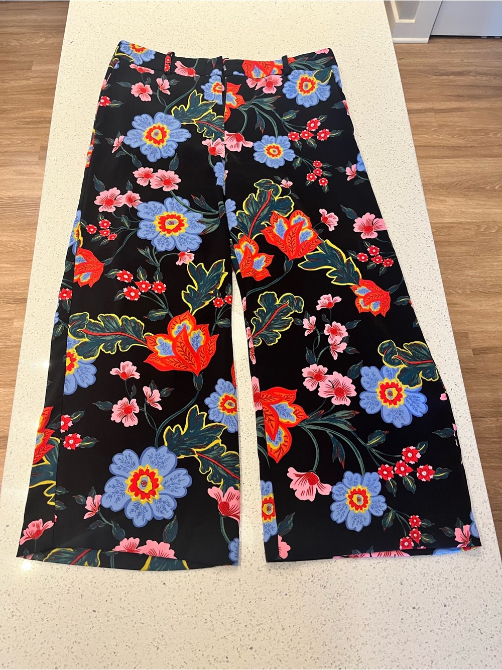Ann Taylor Black Floral Wide Leg Pants, size 8